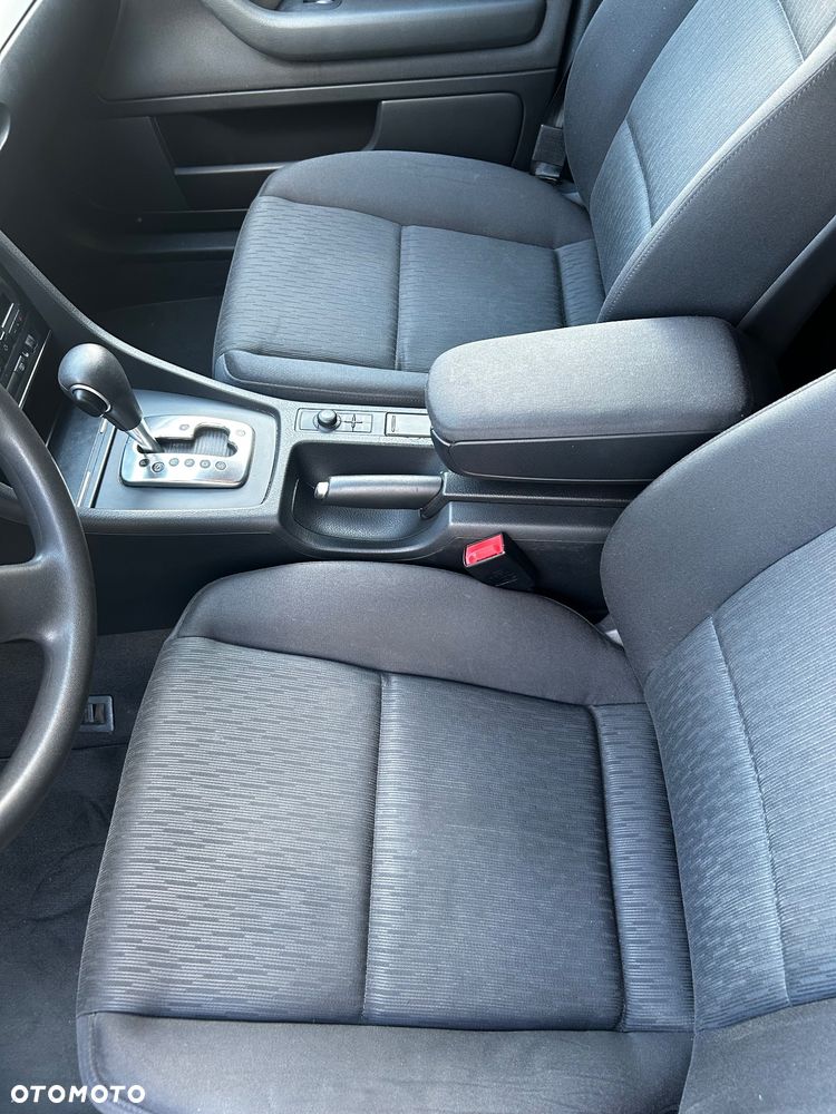Audi A4 Limousine 2.0 TDI DPF multitronic - 9