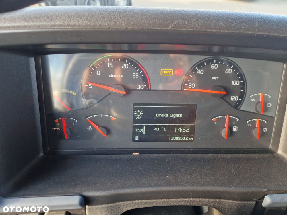 Volvo Rama Odnowiona, Opony 10 mm bieżnika MEGA - 12