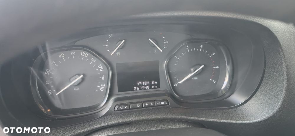 Peugeot Expert - 9