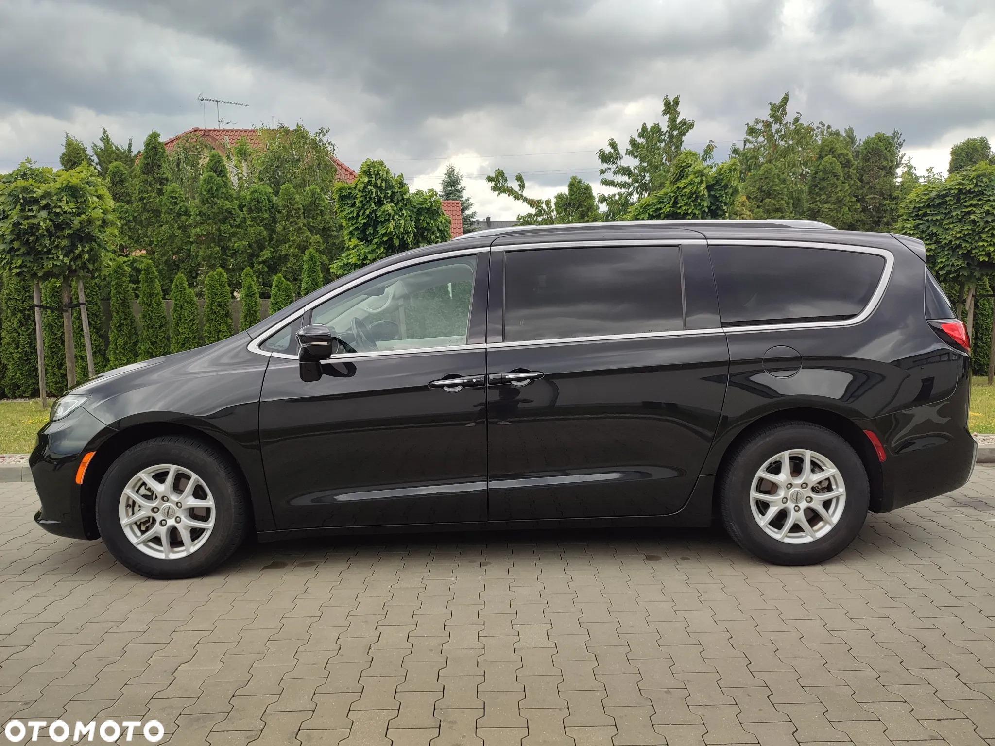 Chrysler Pacifica - 2