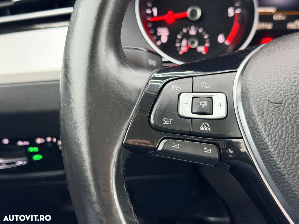 Volkswagen Passat Variant 2.0 TDI (BlueMotion Technology) Trendline - 28