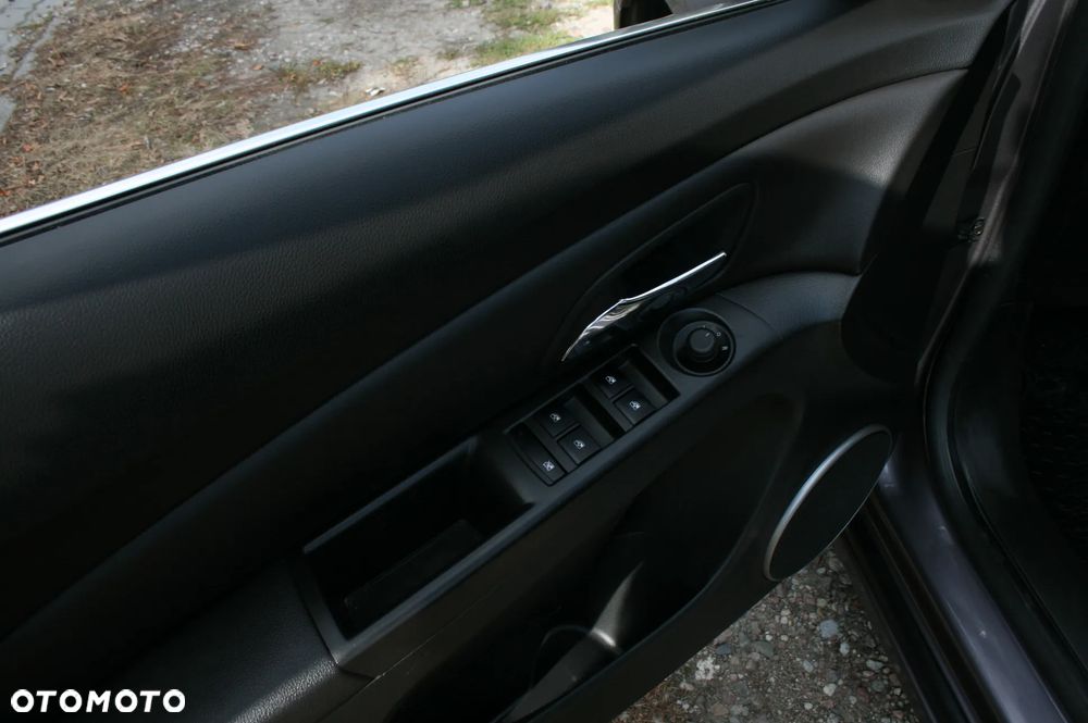 Chevrolet Cruze - 11