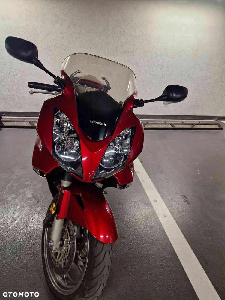 Honda VFR - 3