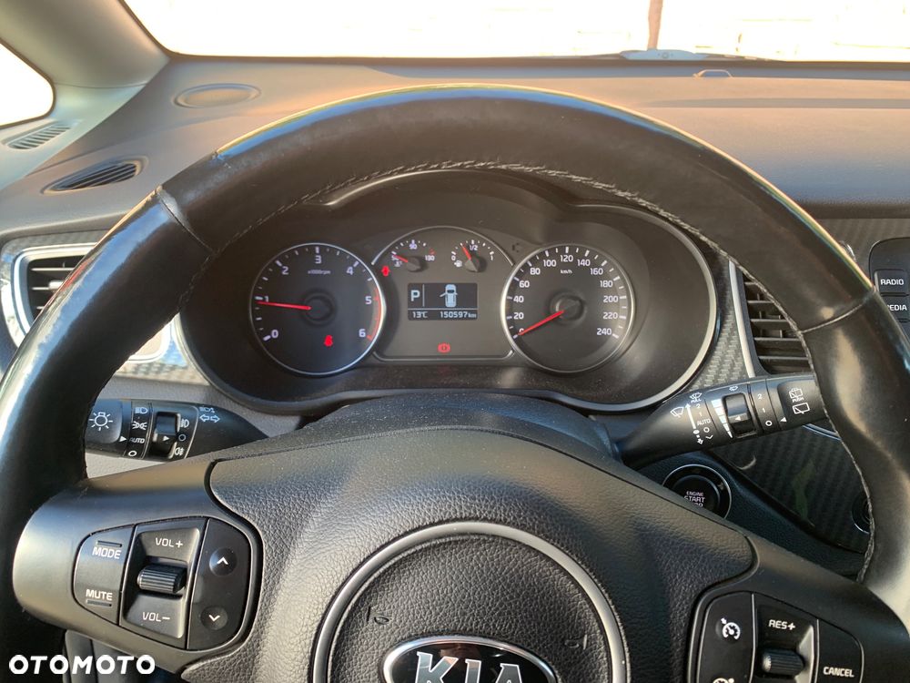 Kia Carens 1.7 CRDi L 7DCT - 4