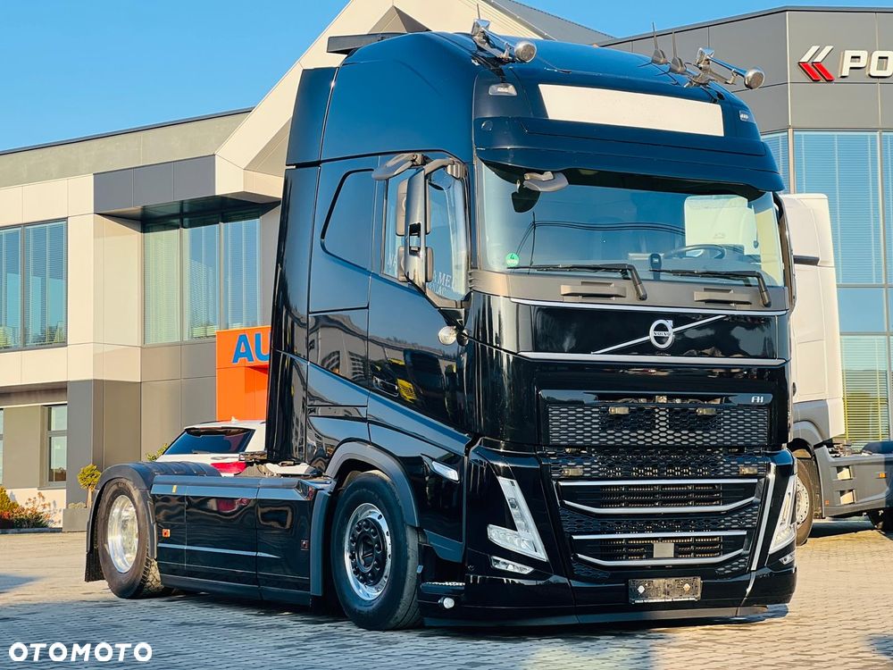 Volvo FH 500 / EURO 6 / RETARDER / 12/2022 / ACC / CAŁE NA PODUCHACH / KLIMA POSTOJOWA / NAVIGACJA /