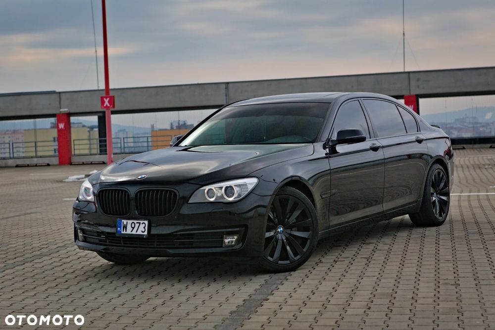 BMW Seria 7 740i - 13
