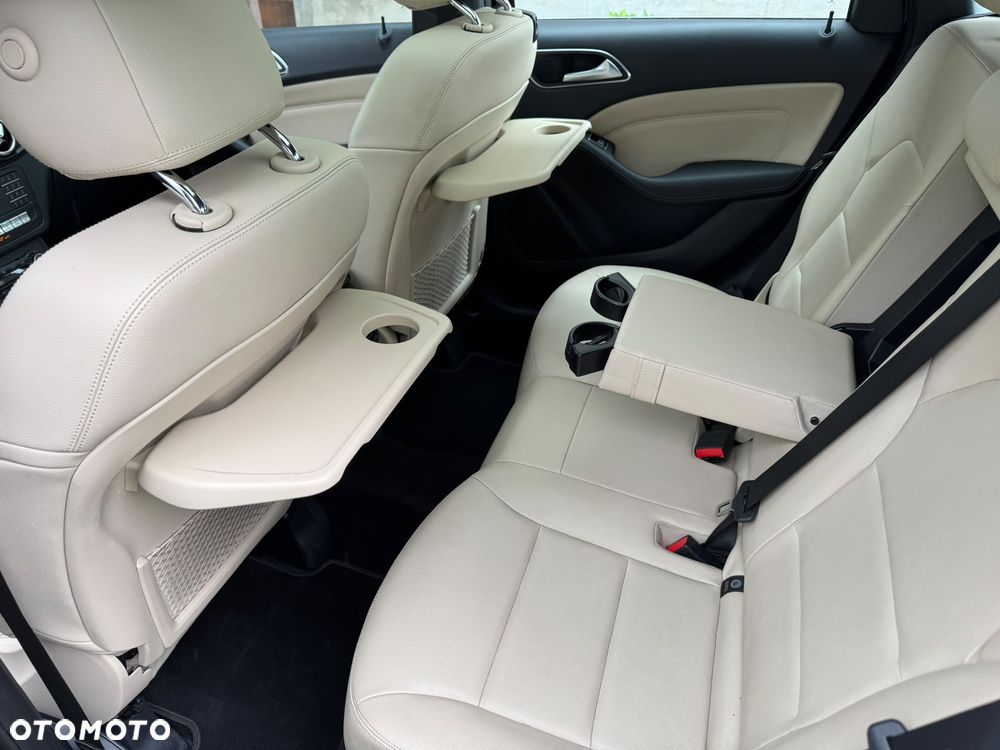 Mercedes-Benz Klasa B 250 4Matic 7G-DCT UrbanStyle Edition - 27