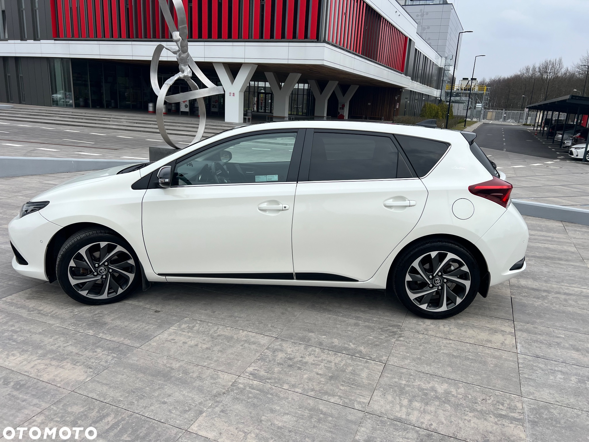 Toyota Auris 1.6 Selection - 23