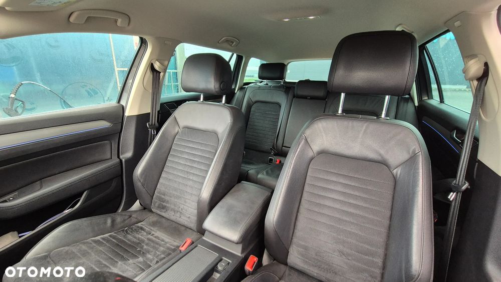 Volkswagen Passat 1.8 TSI BMT Highline - 22