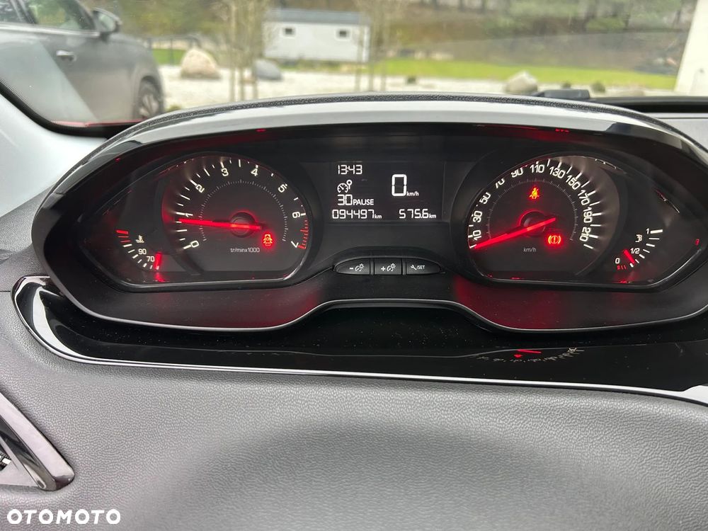 Peugeot 208 1.2 VTi Access - 12