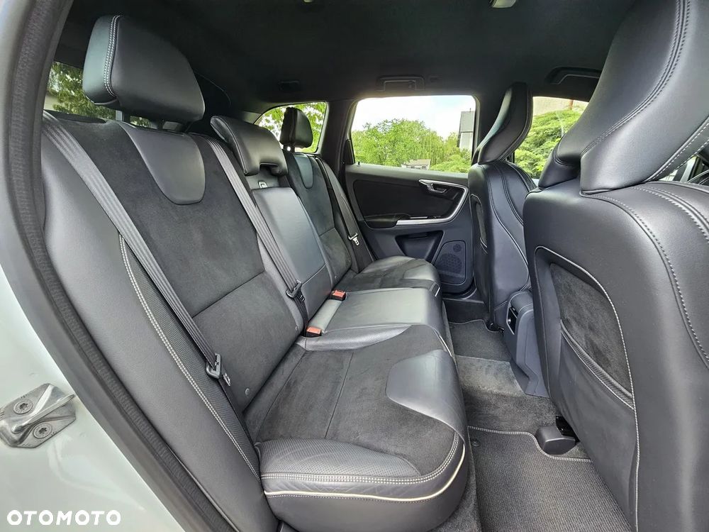 Volvo XC 60 D3 Drive-E R-Design Momentum - 20