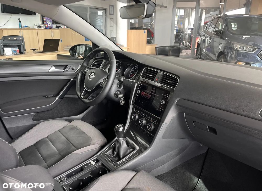 Volkswagen Golf VII 1.6 TDI BMT Comfortline - 25