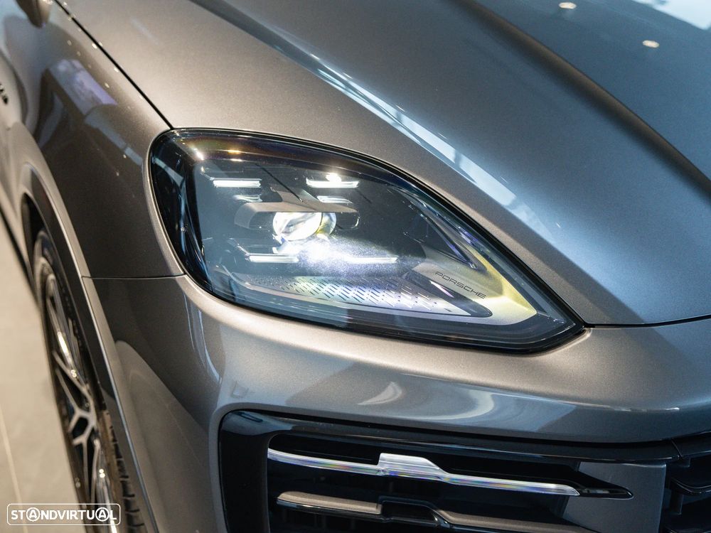 Porsche Cayenne Coupé E-Hybrid - 16