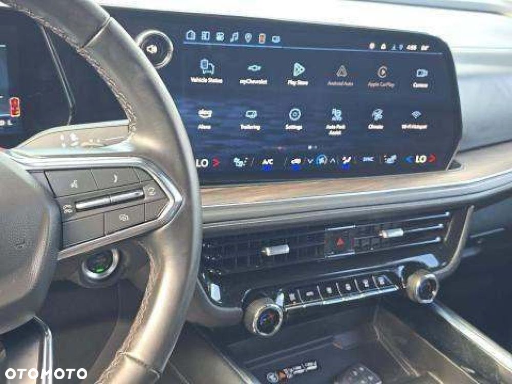 Chevrolet Suburban - 11