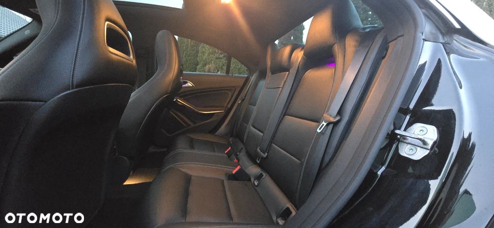 Mercedes-Benz CLA 250 4Matic 7G-DCT SCORE - 16