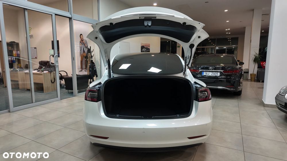 Tesla Model 3 Standard Range Plus - 36