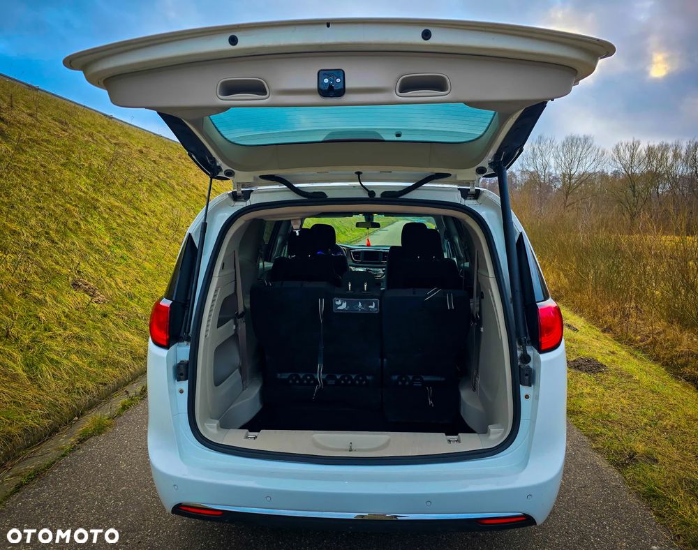 Chrysler Pacifica - 9