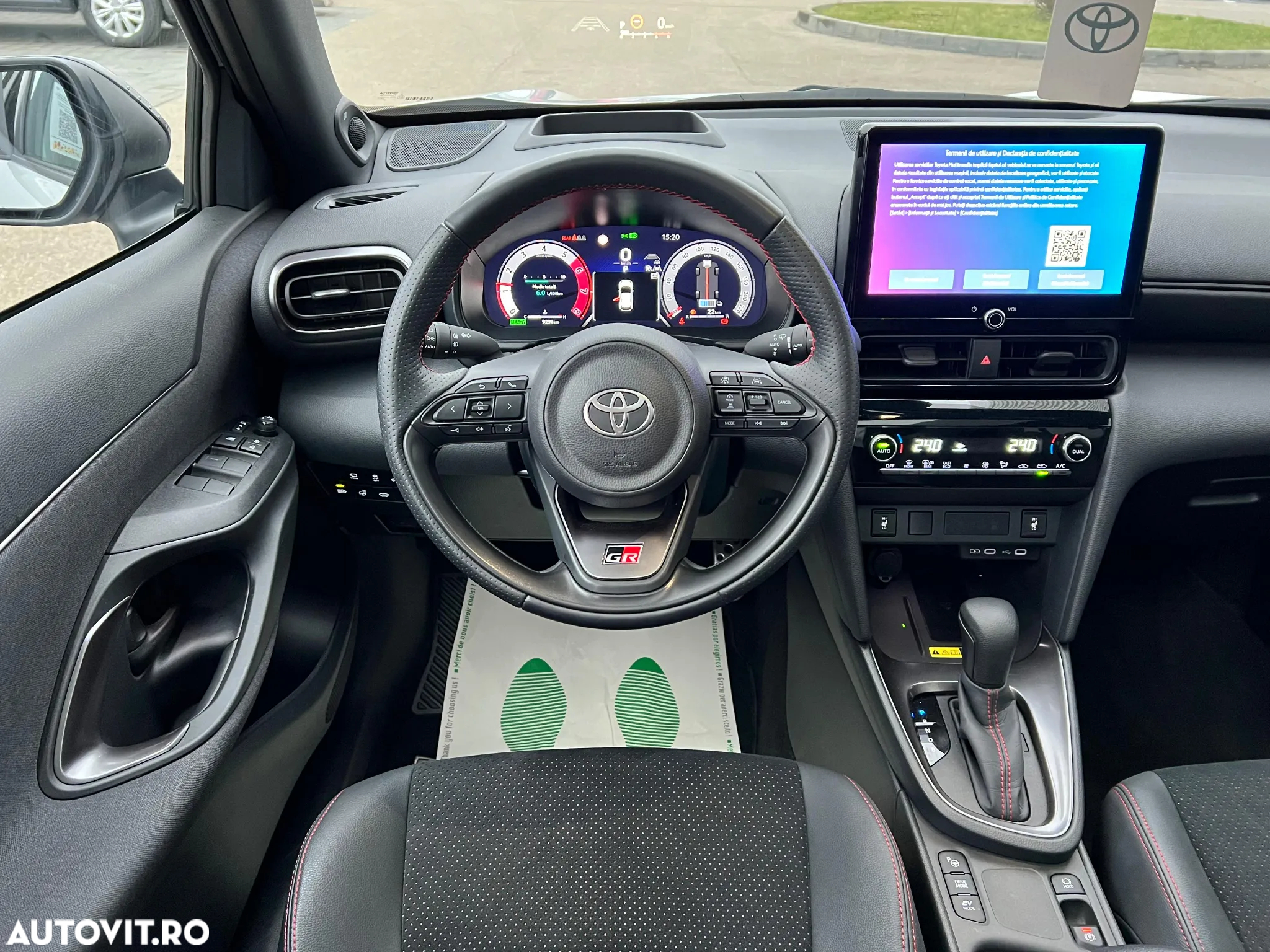 Toyota Yaris Cross 1.5 VVT-i HSD 4x2 Exclusive GR Sport - 12