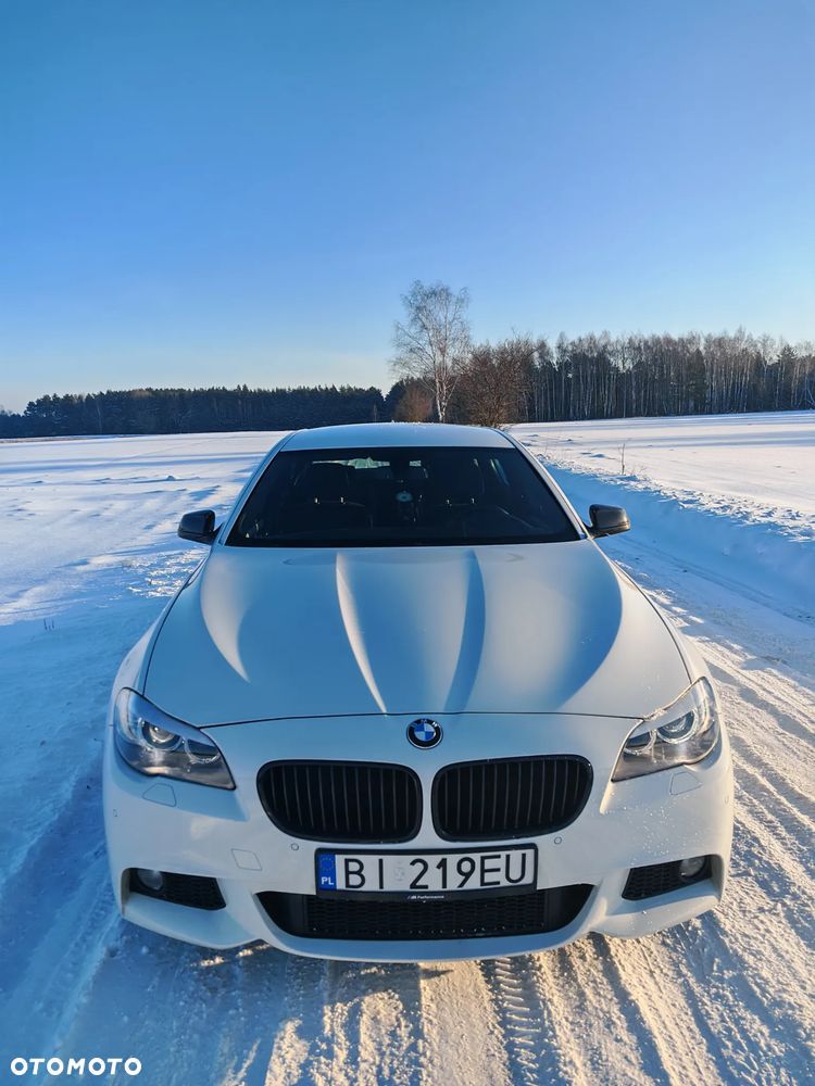 BMW Seria 5 525d xDrive - 24