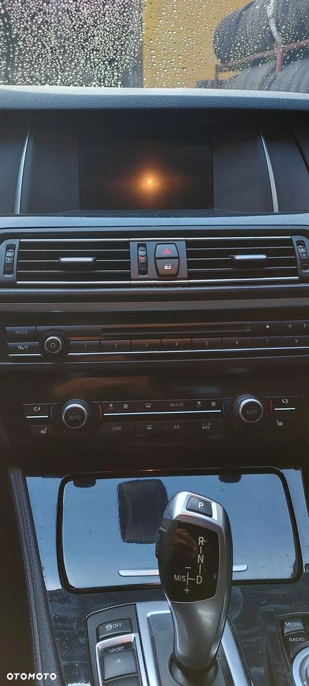 BMW Seria 5 530d xDrive - 17