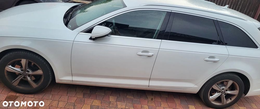 Audi A4 Avant 2.0 TDI S tronic - 2