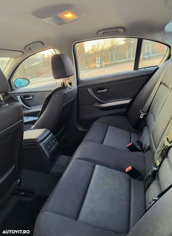 BMW Seria 3 320td compact - 12