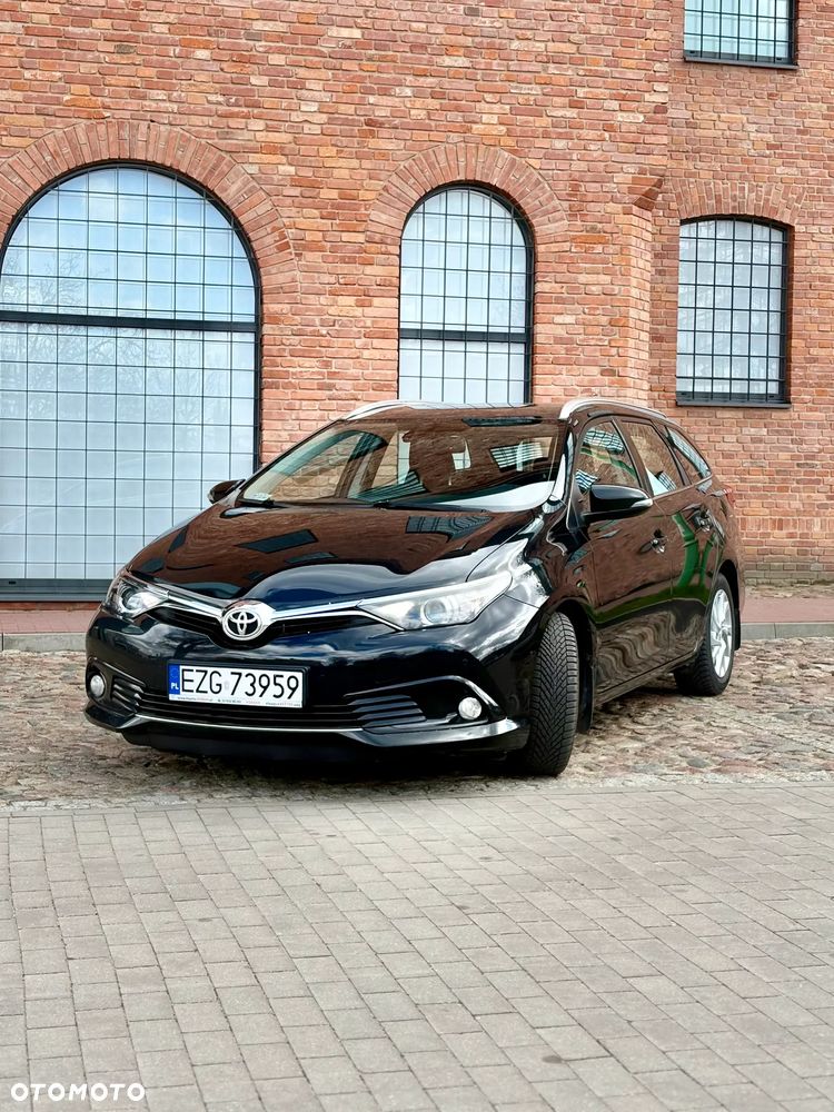 Toyota Auris 1.4 D-4D Premium Comfort - 1