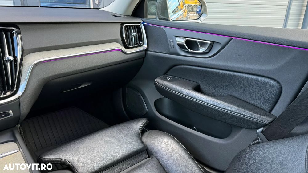 Volvo V60 D4 AWD Geartronic Momentum Pro - 13