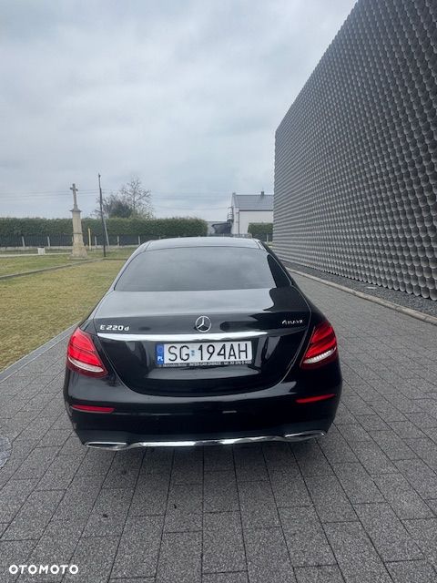 Mercedes-Benz Klasa E 220 d 4-Matic Business Edition 9G-TRONIC - 2