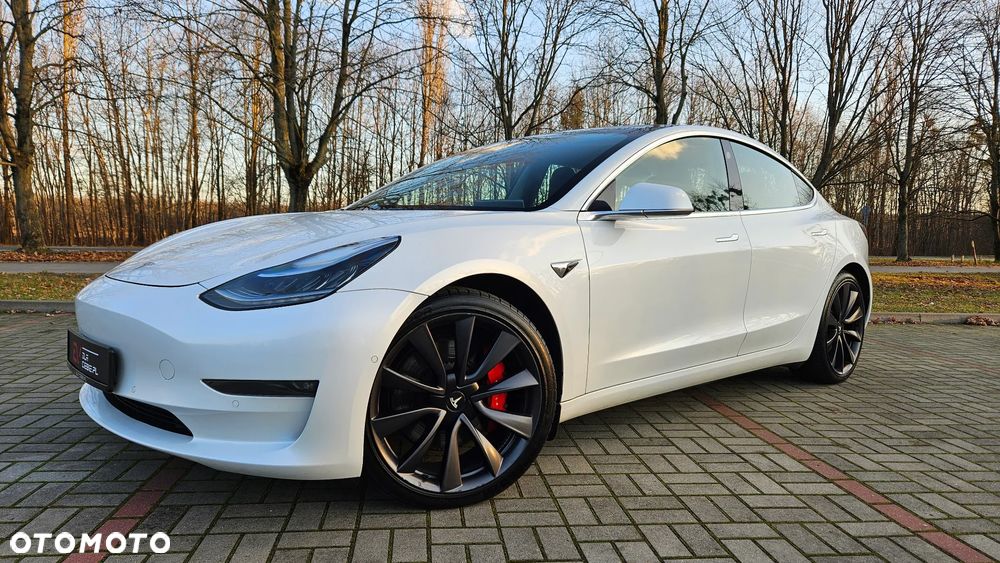 Tesla Model 3 - 4