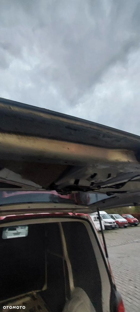 Klapa bagażnika t5 uszkodzona pochodzi - 4