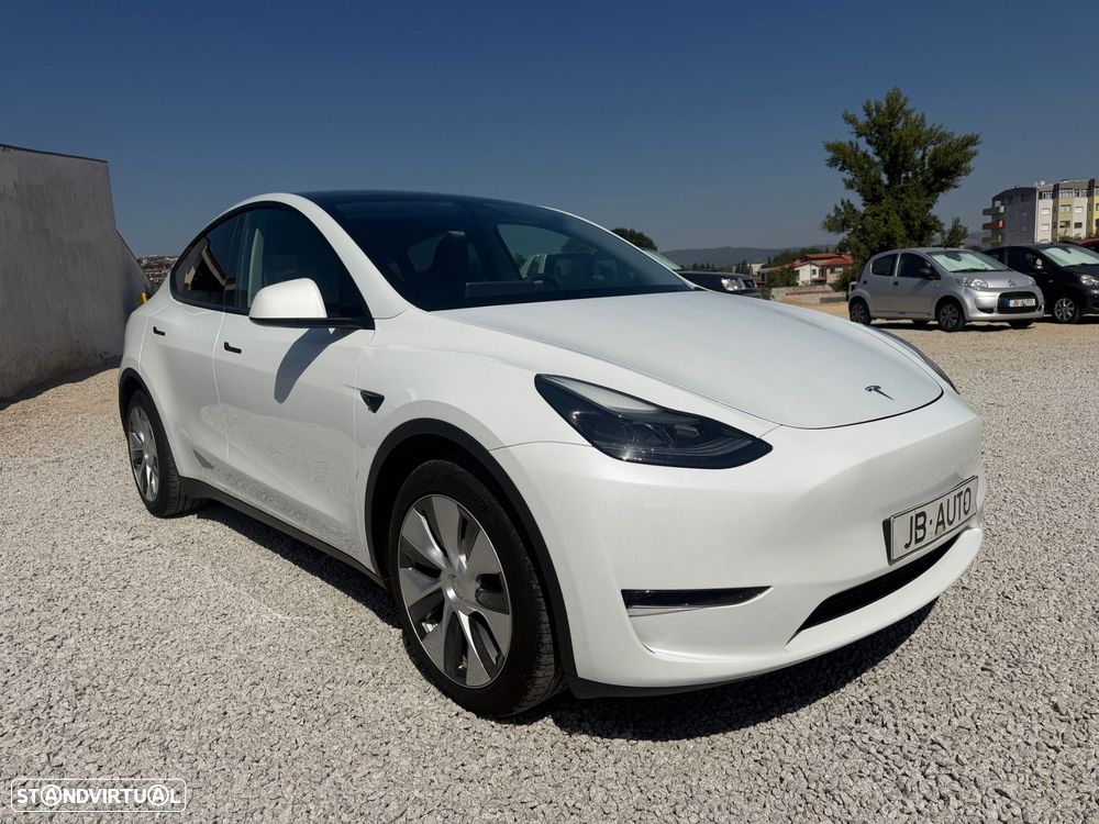 Tesla Model Y Long Range Dual Motor AWD - 3