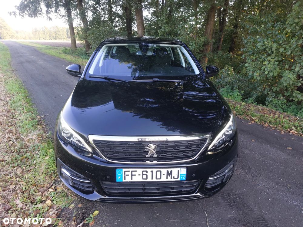 Peugeot 308 - 8