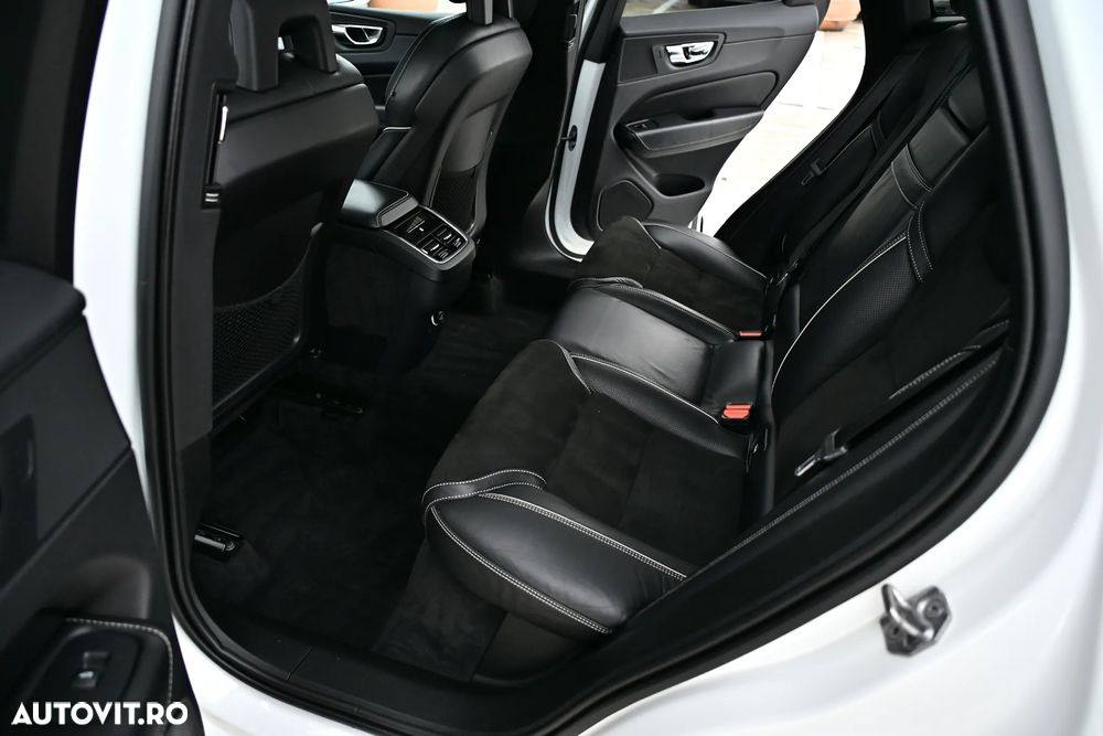 Volvo XC 60 D4 AWD Geartronic RDesign - 22