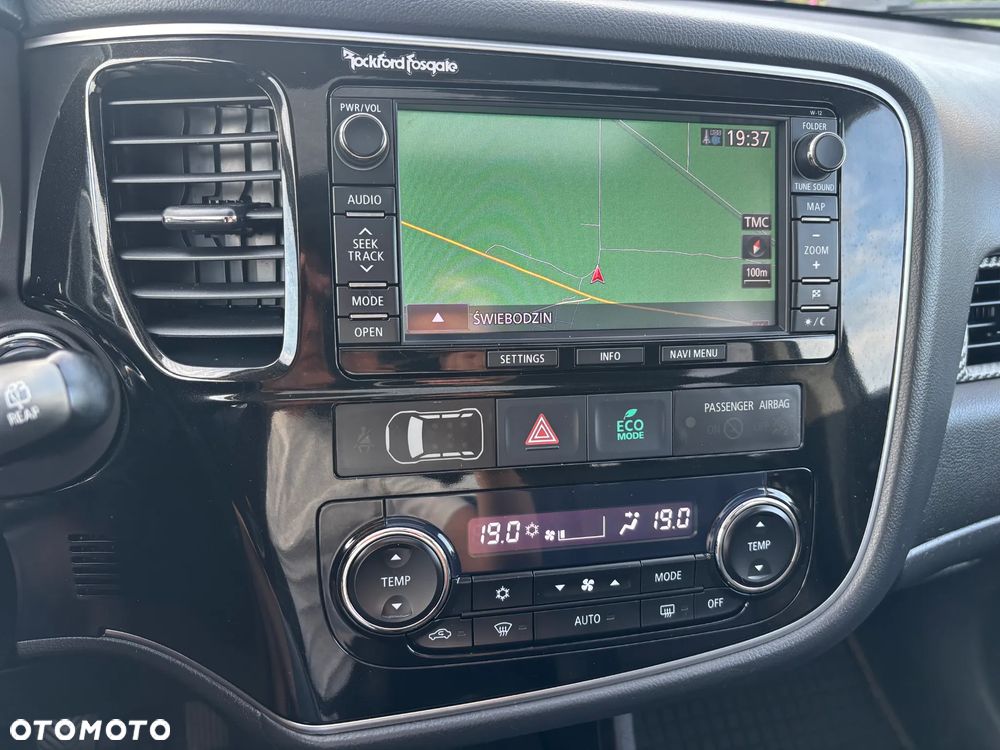 Mitsubishi Outlander 2.2 DI-D 4WD Diamant Edition - 19