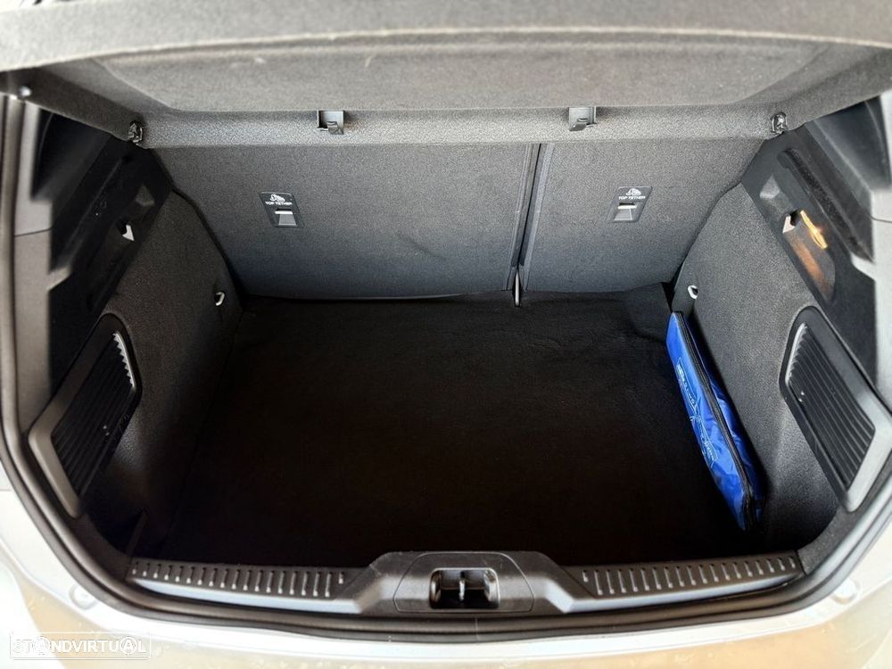 Ford Focus 1.5 TDCi ECOBlue ST-Line - 38