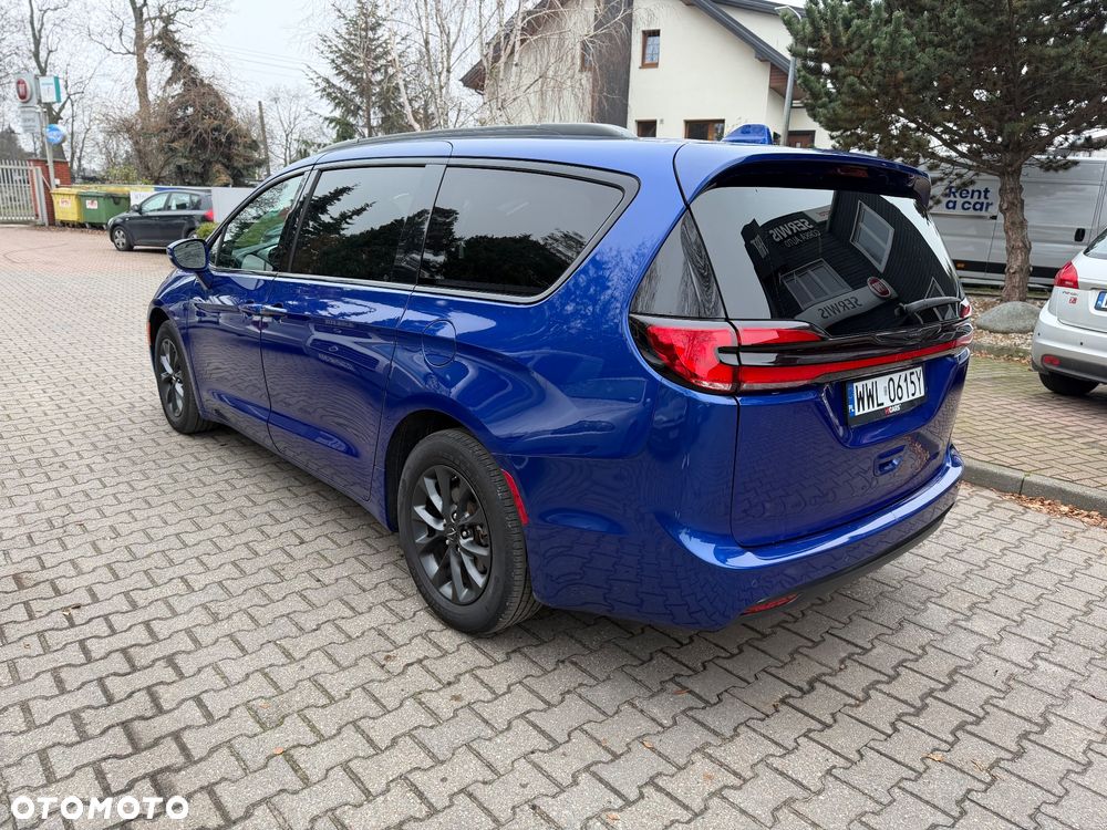 Chrysler Pacifica - 9