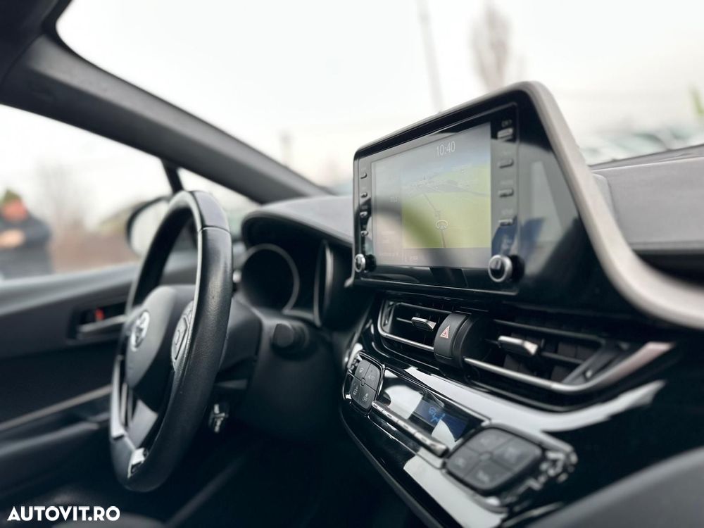 Toyota C-HR - 12