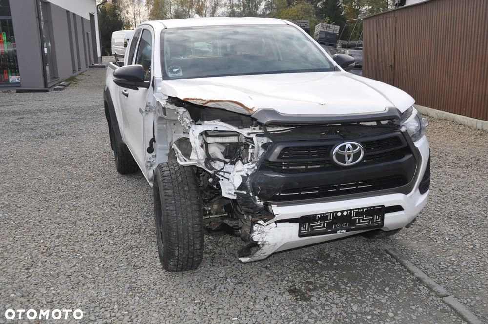 Toyota Hilux 2.4 D-4D Extra Cab DLX 4x4 - 11