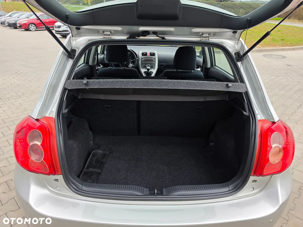 Toyota Auris 1.6 VVT-i Terra - 29