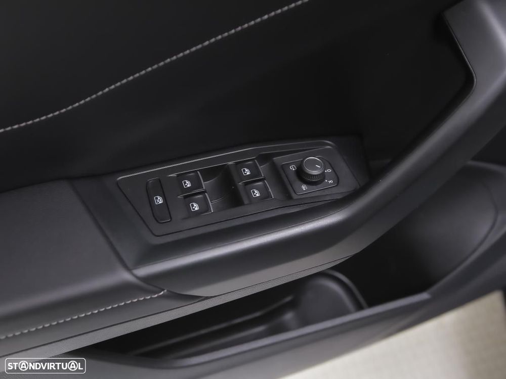 VW T-Roc 1.5 TSI R-Line DSG - 15