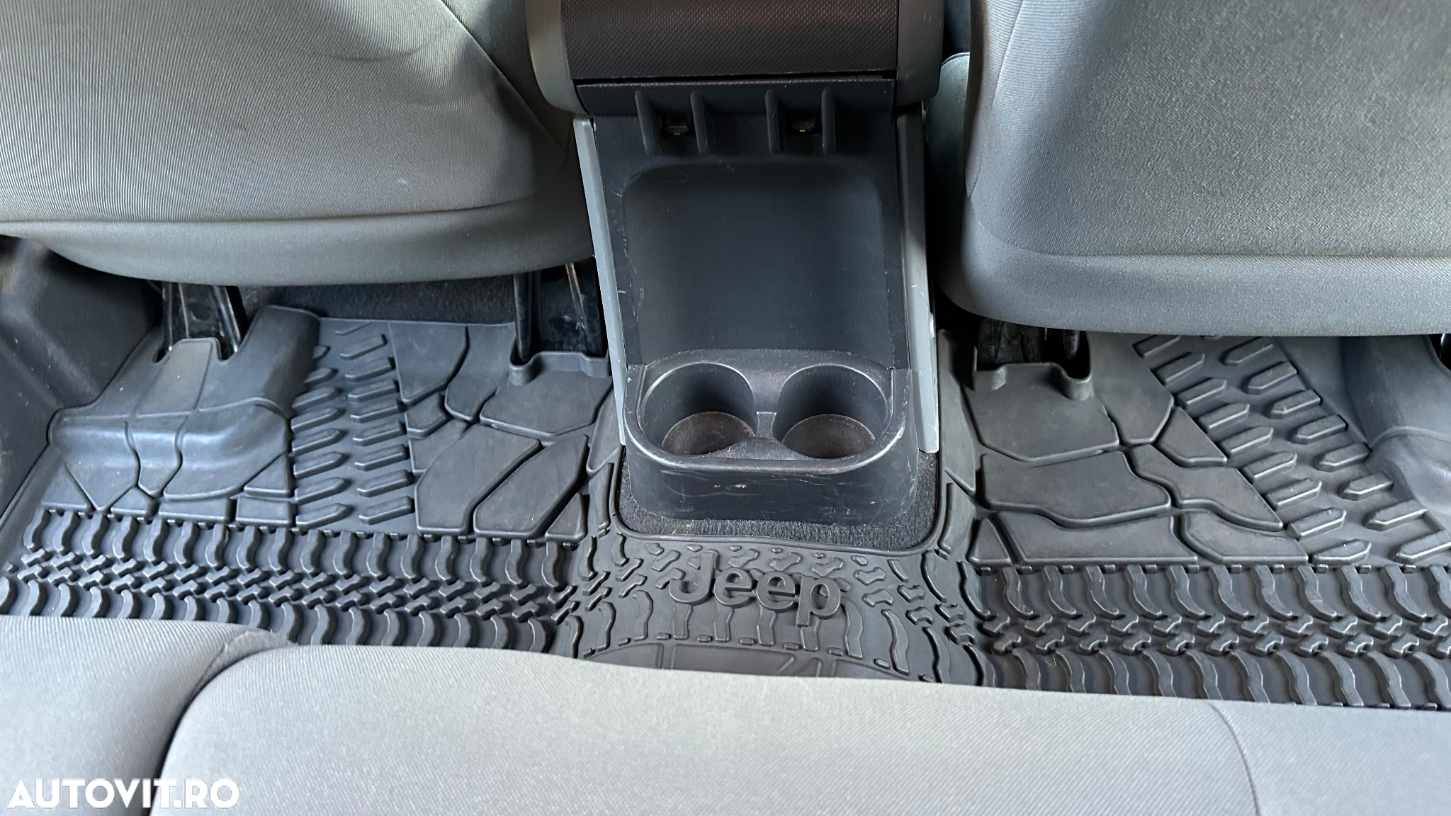 Jeep Wrangler Unlimited 2.8 CRD DPF Automatik Sahara - 25