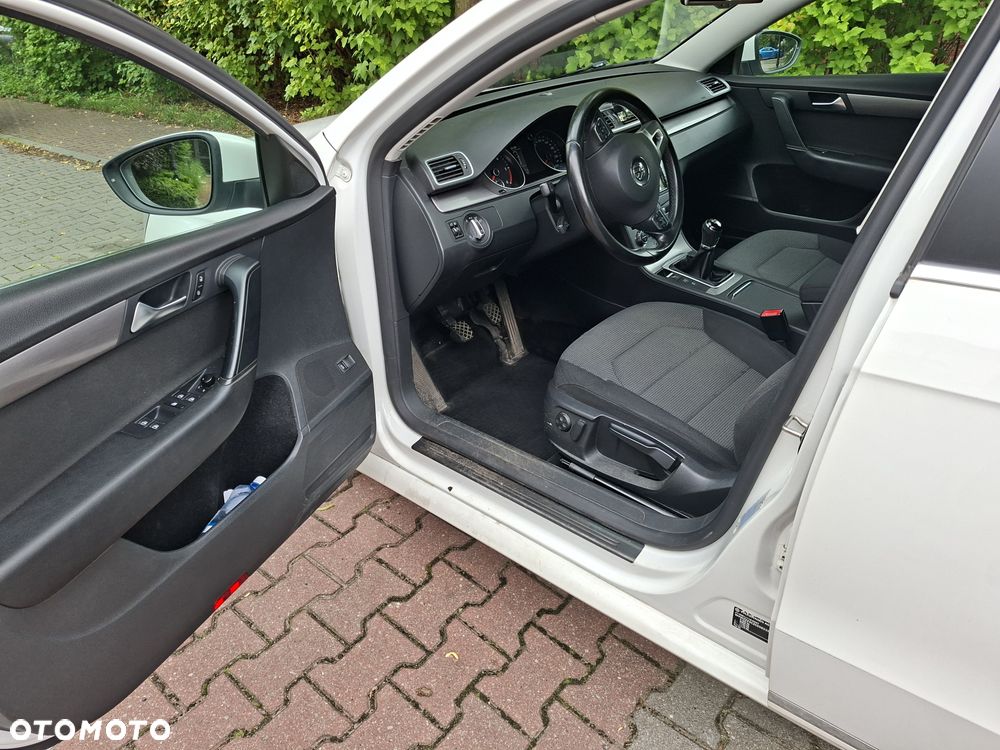 Volkswagen Passat 2.0 TDI Comfortline - 12