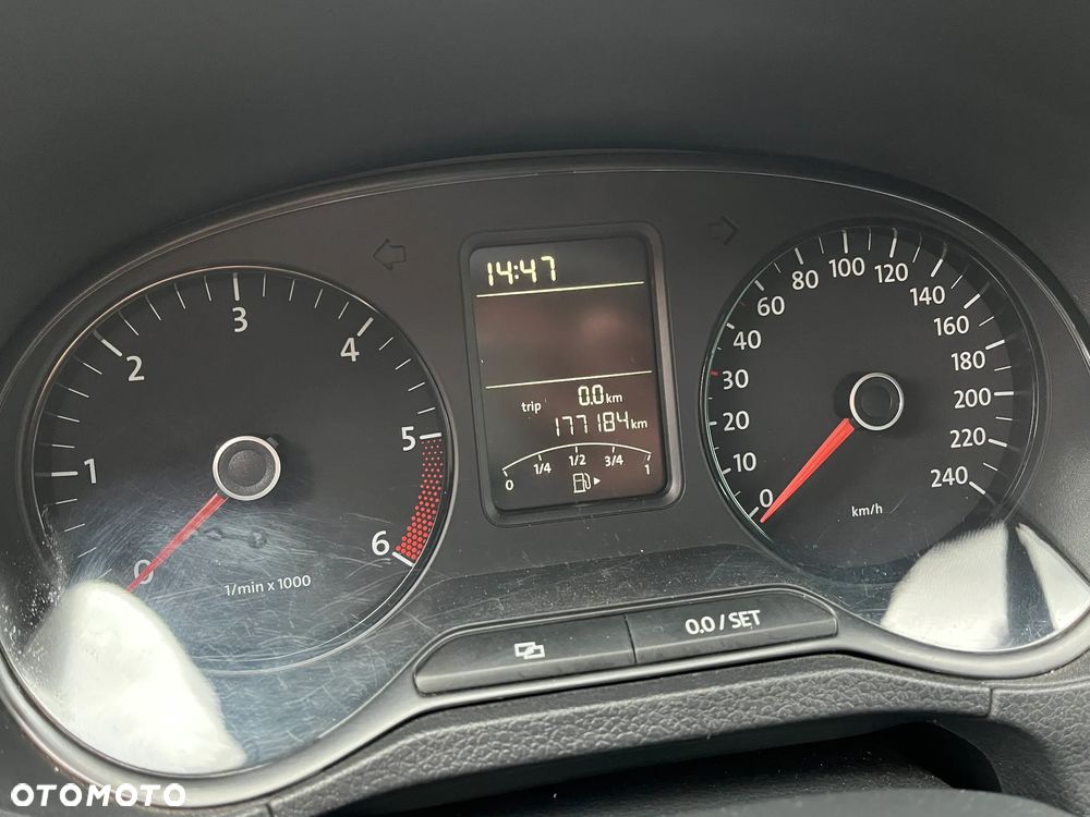 Volkswagen Polo - 8