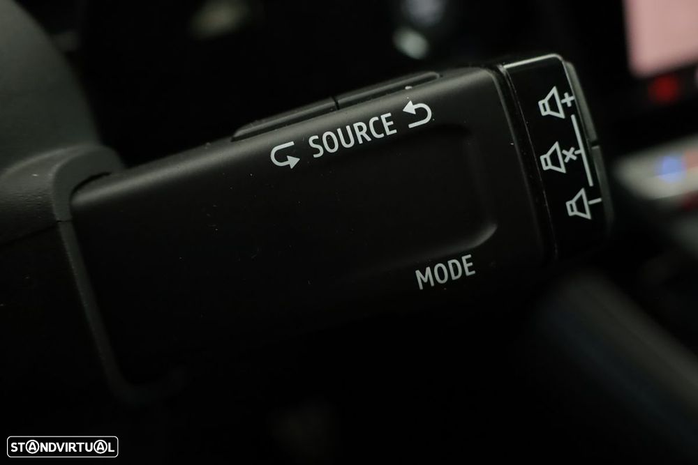 Renault Austral 1.2 E-Tech Iconic - 19