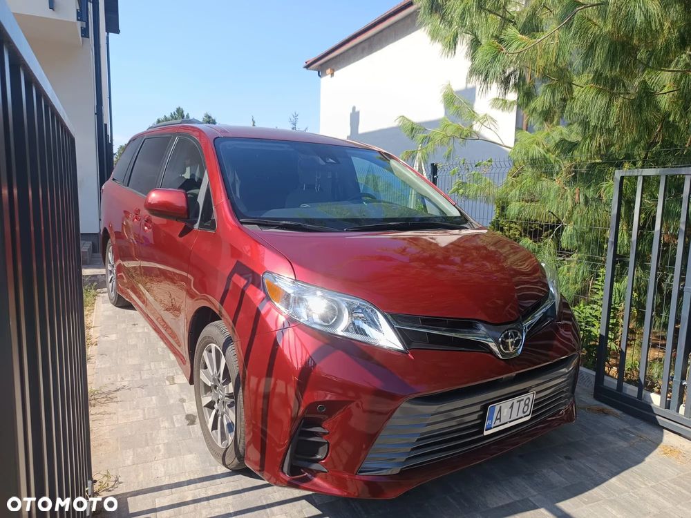 Toyota Sienna 3.5 V6 LE AWD - 1