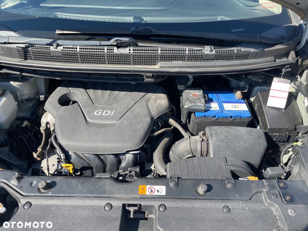 Kia Carens 1.6 GDI Dream Team Edition - 17