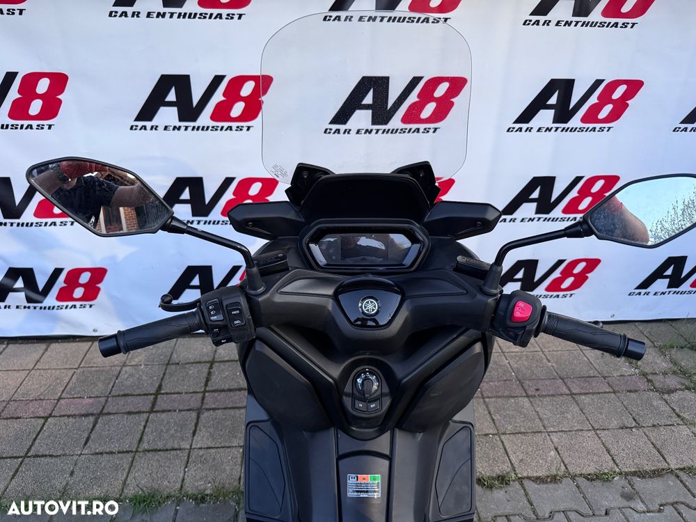 Yamaha XMAX 300 - 9