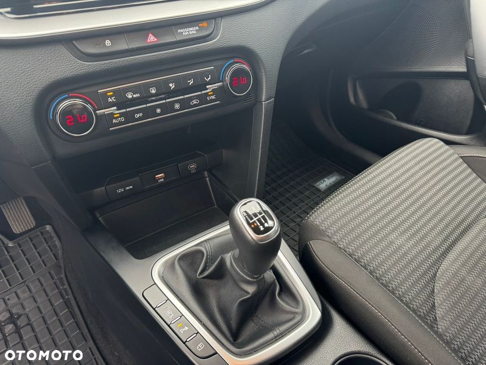 Kia Ceed 1.5 T-GDI M - 13