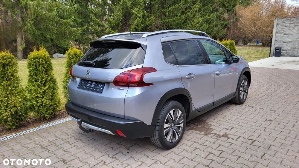 Peugeot 2008 1.2 Pure Tech Allure S&S - 3